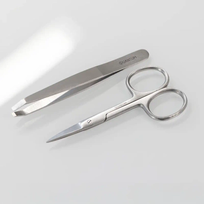 Tweezers and scissors set